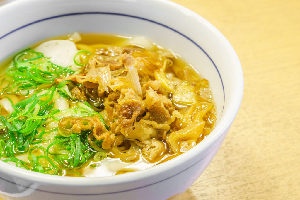 Soupe miso à l'oignon nouveau et à l'oeuf