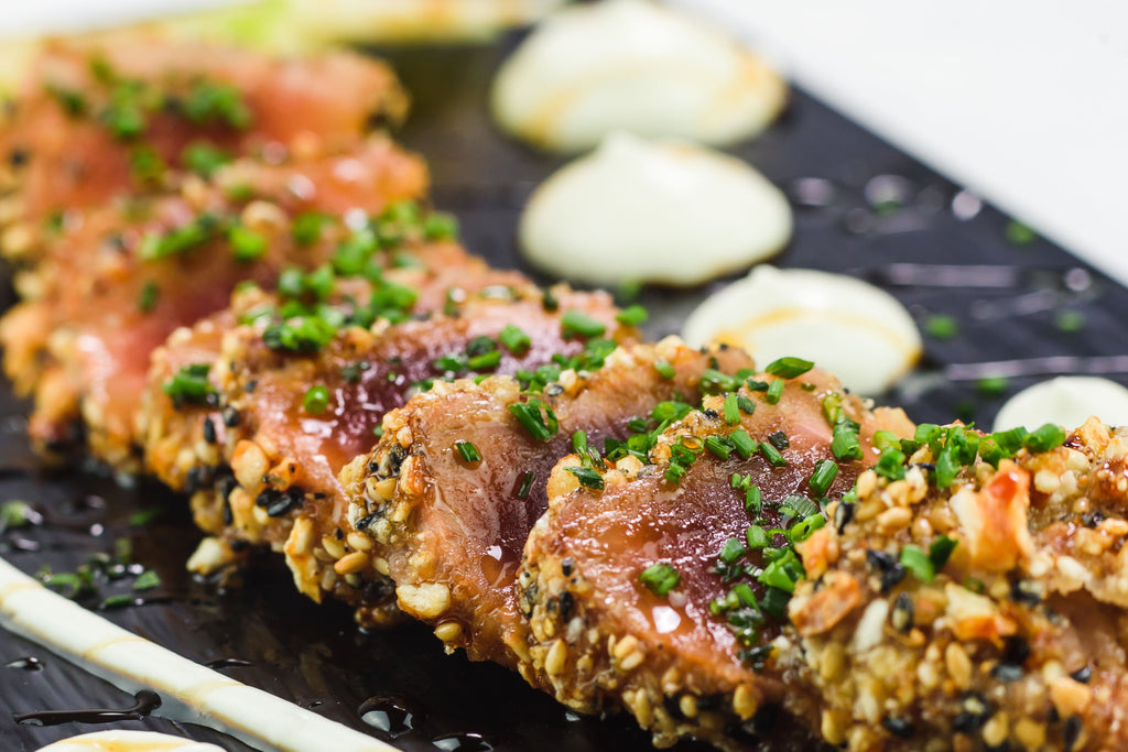 Tataki de thon aux épices et sésame